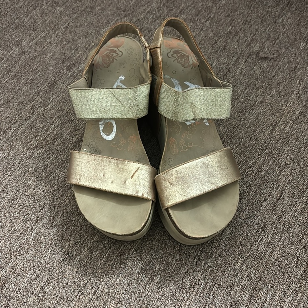 OTBT sandals - Picture 3 of 3